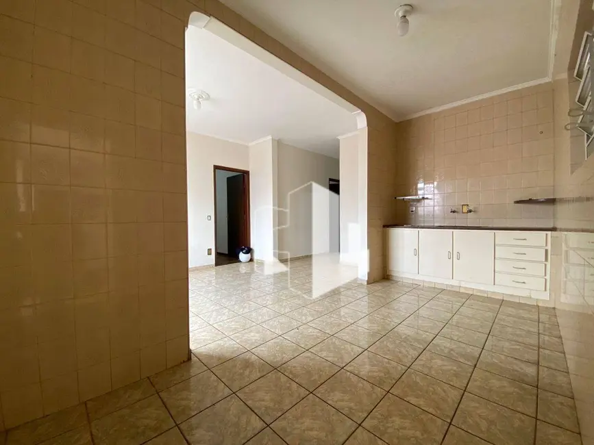 Foto 6 de Casa com 3 quartos para alugar, 250m2 em Vila Nova, Jau - SP