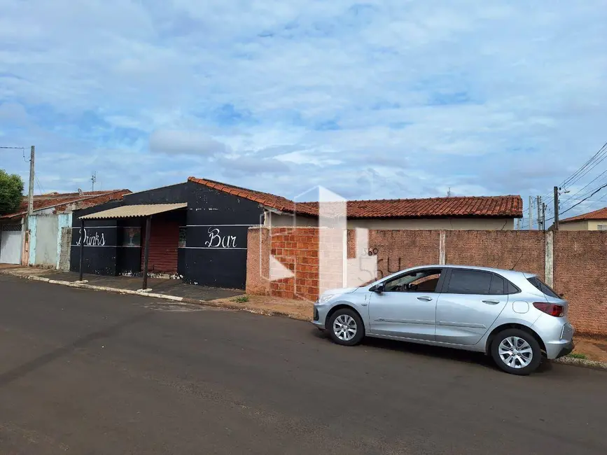 Foto 1 de Terreno / Lote à venda, 269m2 em Bariri - SP