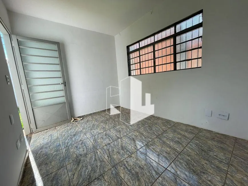 Foto 1 de Casa com 2 quartos para alugar, 250m2 em Villagio Di Roma, Jau - SP