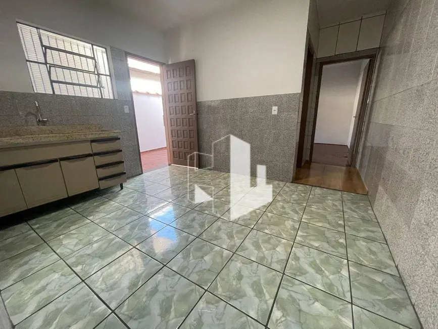 Casa com 1 quarto à venda, 93m2 em Jardim São Caetano, Jau - SP - imagem 1 Foto 1 de Casa com 1 quarto à venda, 93m2 em Jardim São Caetano, Jau - SP