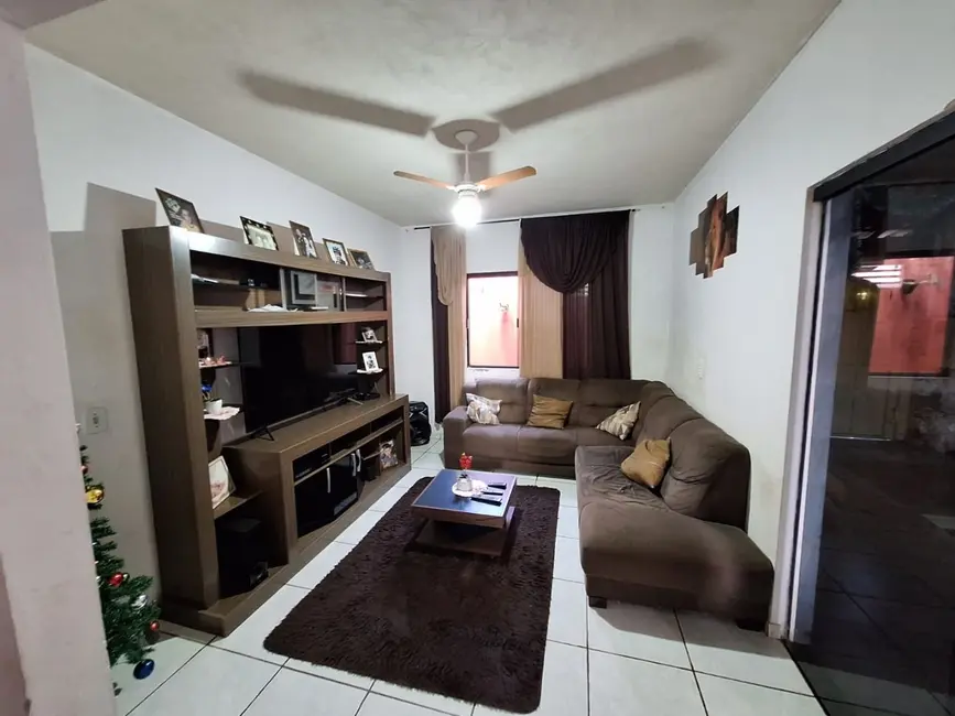 Foto 2 de Casa com 3 quartos à venda, 250m2 em Conjunto Residencial Bernardi, Jau - SP