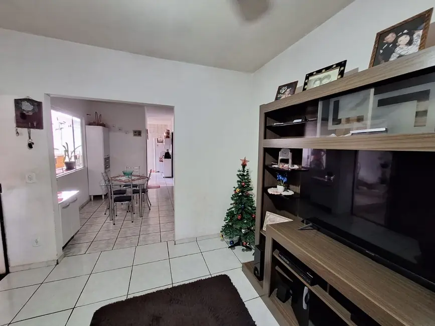 Foto 3 de Casa com 3 quartos à venda, 250m2 em Conjunto Residencial Bernardi, Jau - SP