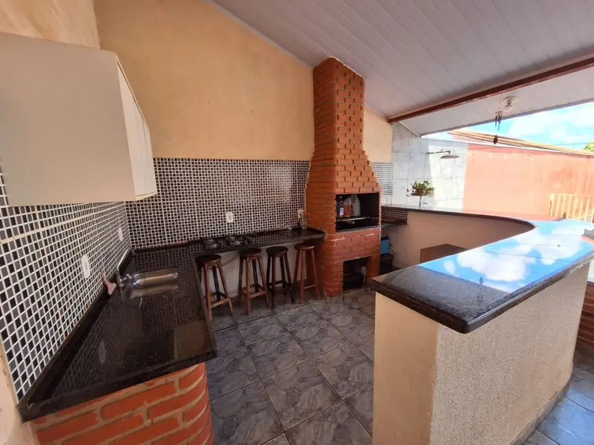 Foto 1 de Casa com 3 quartos à venda, 250m2 em Conjunto Residencial Bernardi, Jau - SP