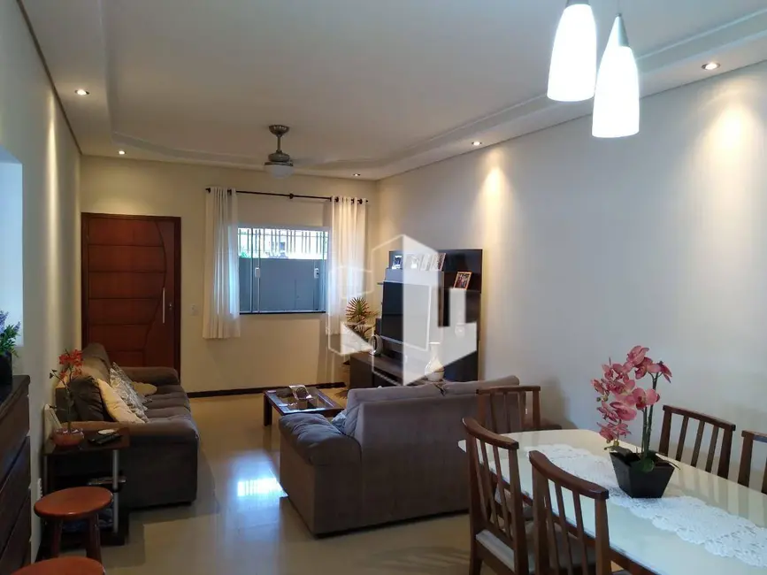 Foto 1 de Casa com 3 quartos à venda, 225m2 em Jardim Dona Emília, Jau - SP