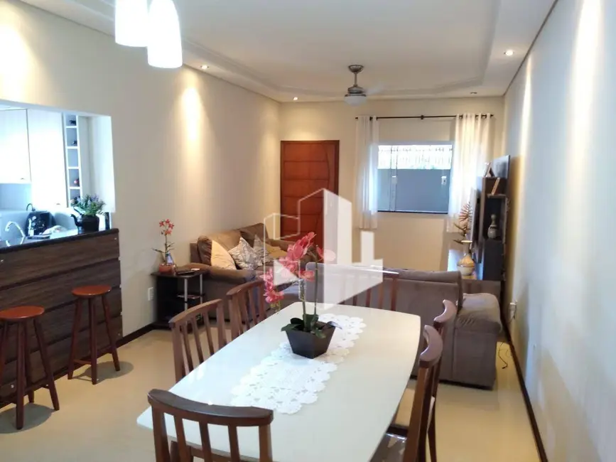 Foto 2 de Casa com 3 quartos à venda, 225m2 em Jardim Dona Emília, Jau - SP