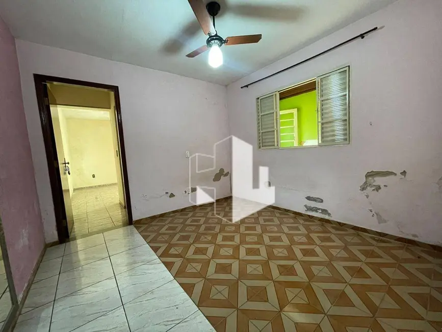 Casa com 3 quartos para alugar, 180m2 em Jardim Sanzovo, Jau - SP - imagem 6 Foto 6 de Casa com 3 quartos para alugar, 180m2 em Jardim Sanzovo, Jau - SP