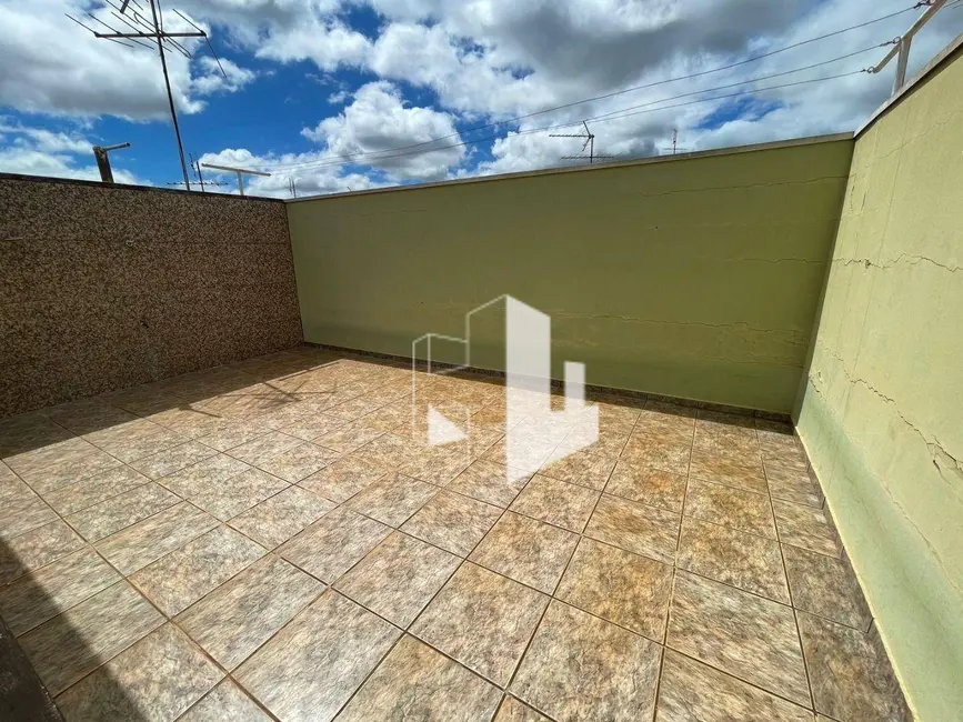 Casa com 3 quartos para alugar, 180m2 em Jardim Sanzovo, Jau - SP - imagem 8 Foto 8 de Casa com 3 quartos para alugar, 180m2 em Jardim Sanzovo, Jau - SP