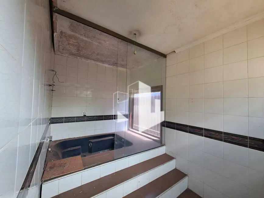 Foto 4 de Casa com 3 quartos à venda, 541m2 em Vila Nassif Name, Jau - SP