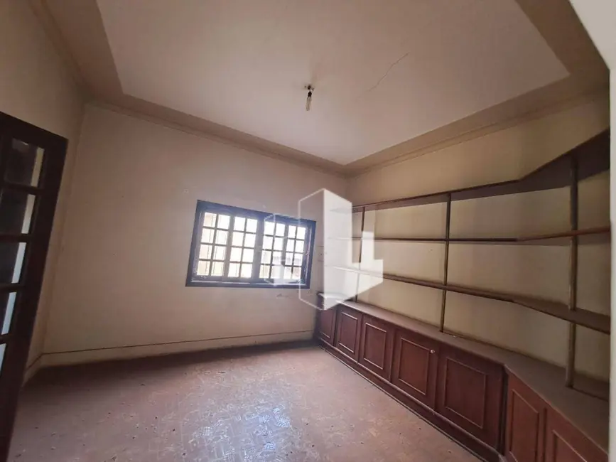 Foto 3 de Casa com 3 quartos à venda, 541m2 em Vila Nassif Name, Jau - SP