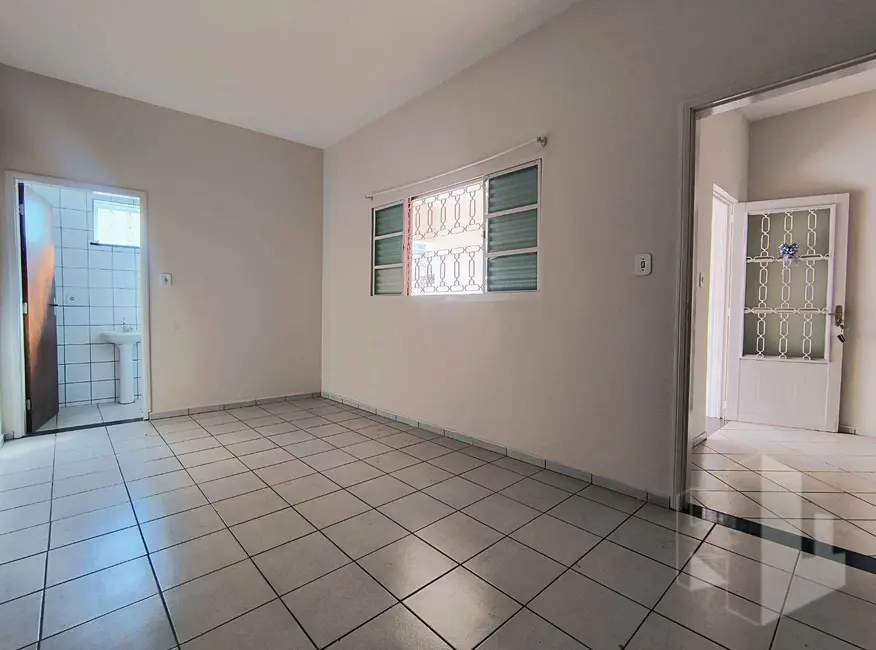 Foto 9 de Casa com 2 quartos para alugar, 150m2 em Jardim Bela Vista, Jau - SP