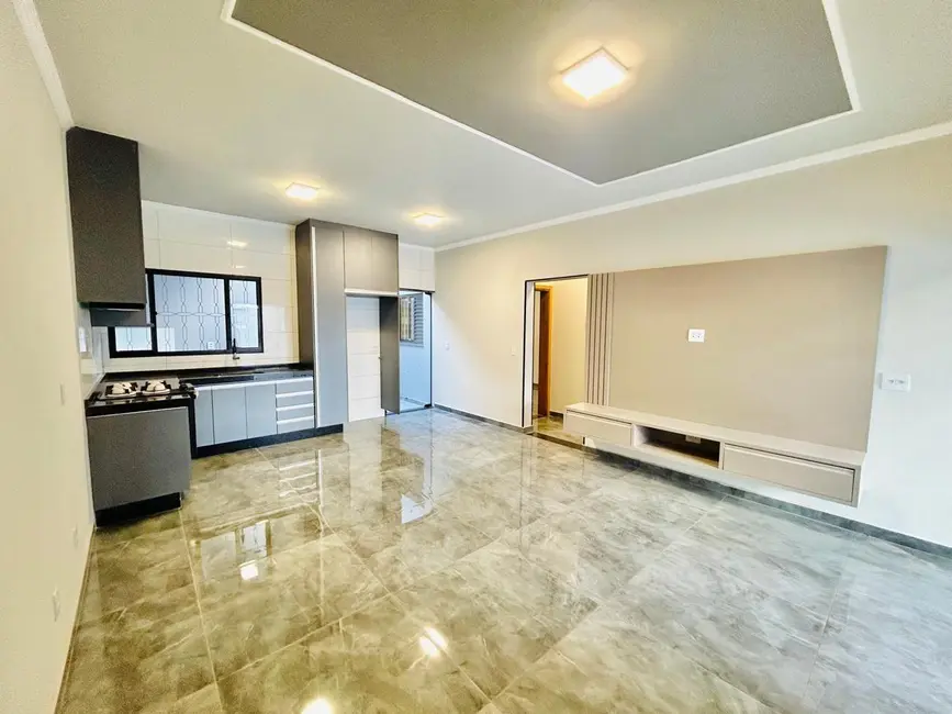 Foto 2 de Casa com 2 quartos à venda e para alugar, 184m2 em Jardim Doutor Roberto Pacheco, Jau - SP