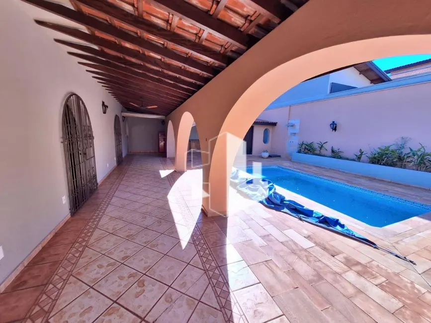 Foto 3 de Casa com 4 quartos à venda e para alugar, 900m2 em Jardim Maria Luiza II, Jau - SP