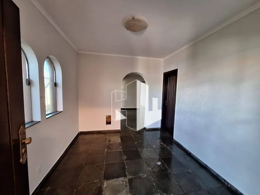 Foto 5 de Casa com 4 quartos à venda e para alugar, 900m2 em Jardim Maria Luiza II, Jau - SP