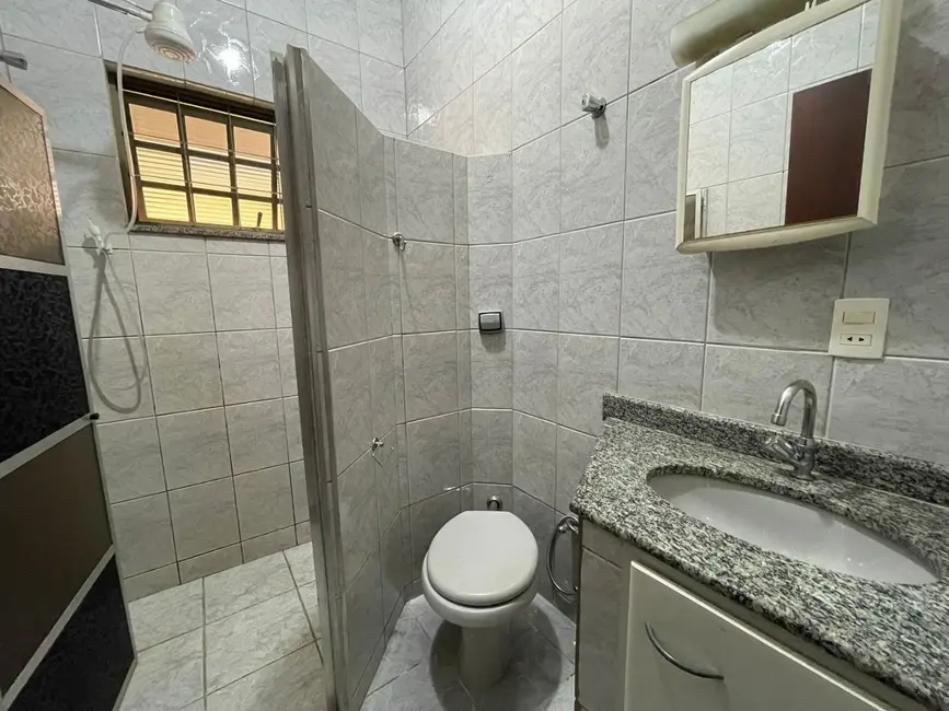 Foto 7 de Casa com 2 quartos para alugar, 200m2 em Jardim Santa Rosa, Jau - SP