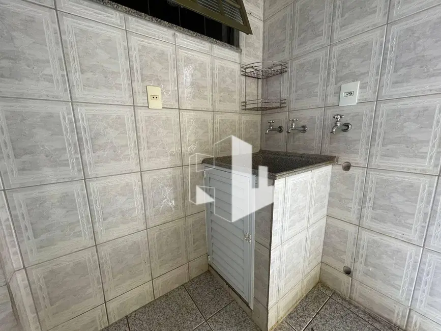 Foto 8 de Casa com 2 quartos para alugar, 200m2 em Jardim Santa Rosa, Jau - SP