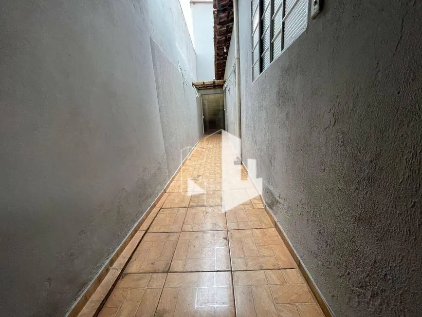 Casa com 4 quartos para alugar, 180m2 em Jardim Orlando Chesini Ometto, Jau - SP - imagem 5 Foto 5 de Casa com 4 quartos para alugar, 180m2 em Jardim Orlando Chesini Ometto, Jau - SP