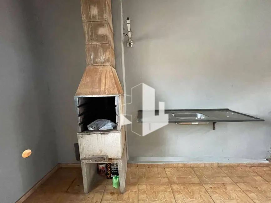 Casa com 4 quartos para alugar, 180m2 em Jardim Orlando Chesini Ometto, Jau - SP - imagem 4 Foto 4 de Casa com 4 quartos para alugar, 180m2 em Jardim Orlando Chesini Ometto, Jau - SP