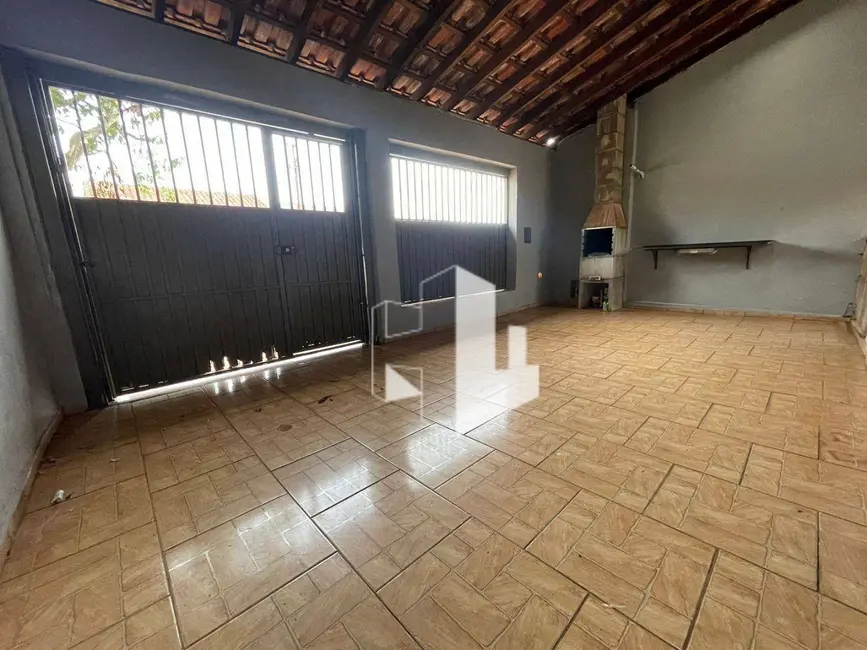 Casa com 4 quartos para alugar, 180m2 em Jardim Orlando Chesini Ometto, Jau - SP - imagem 1 Foto 1 de Casa com 4 quartos para alugar, 180m2 em Jardim Orlando Chesini Ometto, Jau - SP