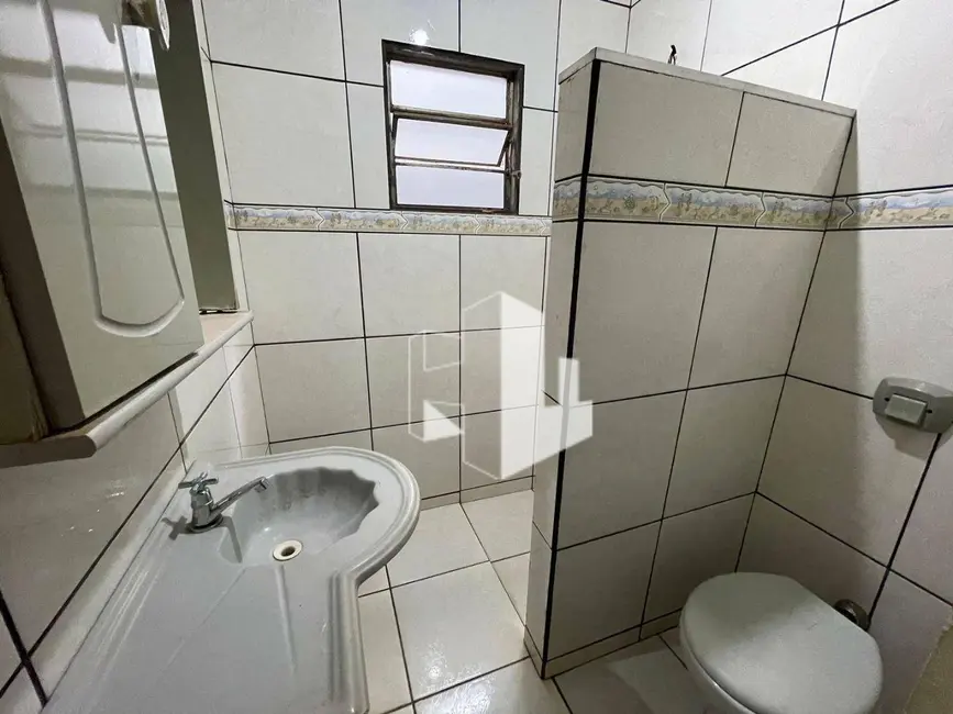 Casa com 4 quartos para alugar, 180m2 em Jardim Orlando Chesini Ometto, Jau - SP - imagem 9 Foto 9 de Casa com 4 quartos para alugar, 180m2 em Jardim Orlando Chesini Ometto, Jau - SP