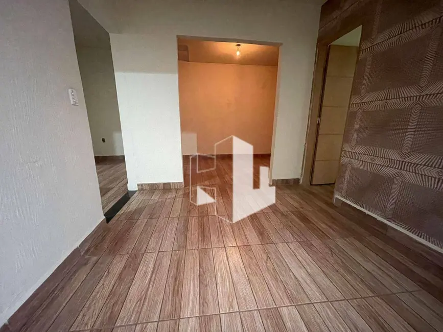 Casa com 4 quartos para alugar, 180m2 em Jardim Orlando Chesini Ometto, Jau - SP - imagem 6 Foto 6 de Casa com 4 quartos para alugar, 180m2 em Jardim Orlando Chesini Ometto, Jau - SP
