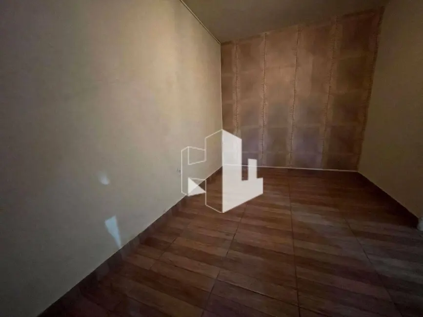 Casa com 4 quartos para alugar, 180m2 em Jardim Orlando Chesini Ometto, Jau - SP - imagem 8 Foto 8 de Casa com 4 quartos para alugar, 180m2 em Jardim Orlando Chesini Ometto, Jau - SP