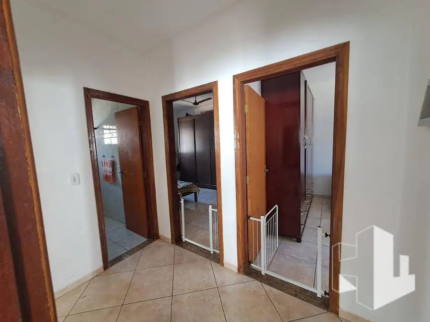 Foto 4 de Casa com 2 quartos à venda, 360m2 em Jardim Parati, Jau - SP