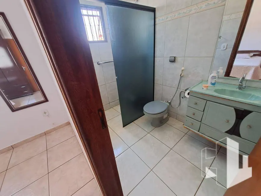 Foto 6 de Casa com 2 quartos à venda, 360m2 em Jardim Parati, Jau - SP