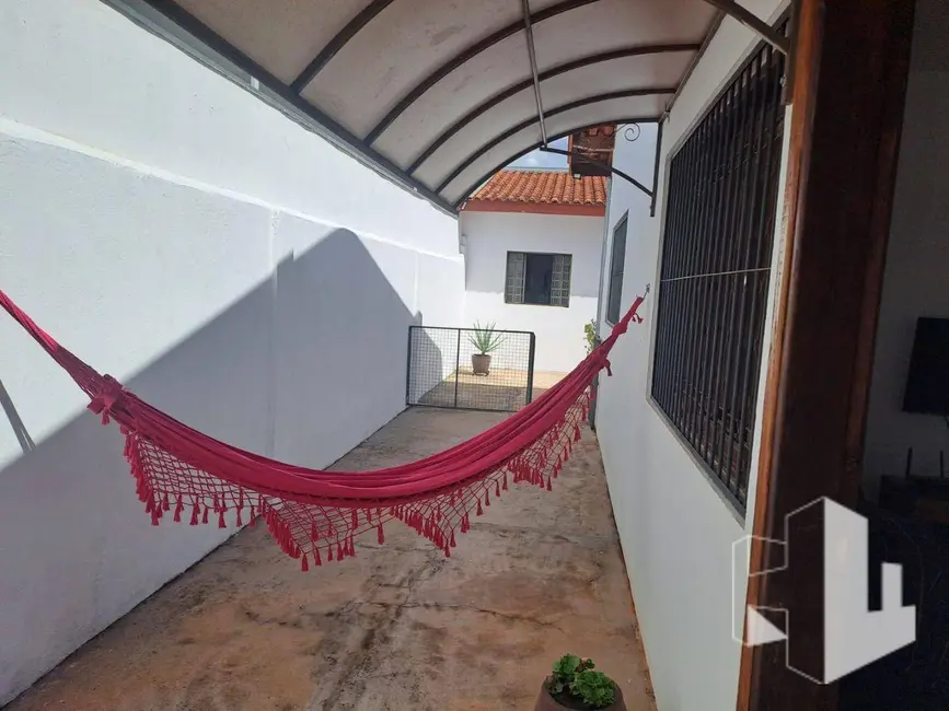 Foto 9 de Casa com 2 quartos à venda, 360m2 em Jardim Parati, Jau - SP