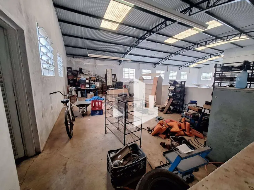 Foto 3 de Armazém / Galpão à venda e para alugar, 300m2 em Chácara Flora, Jau - SP