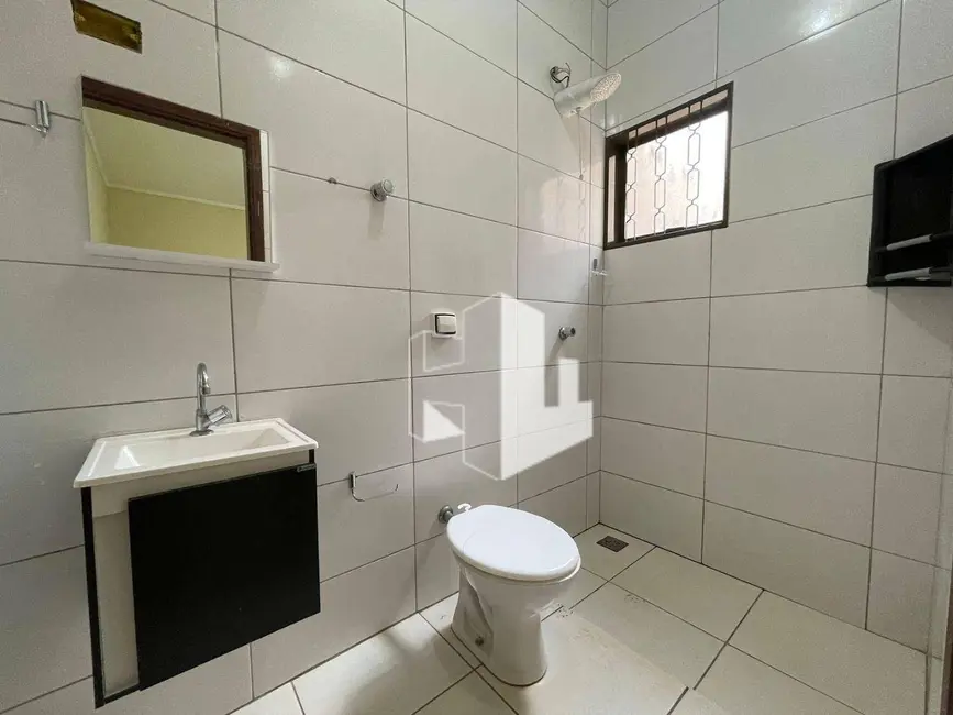 Foto 8 de Casa com 3 quartos para alugar, 180m2 em Jardim Dona Emília, Jau - SP
