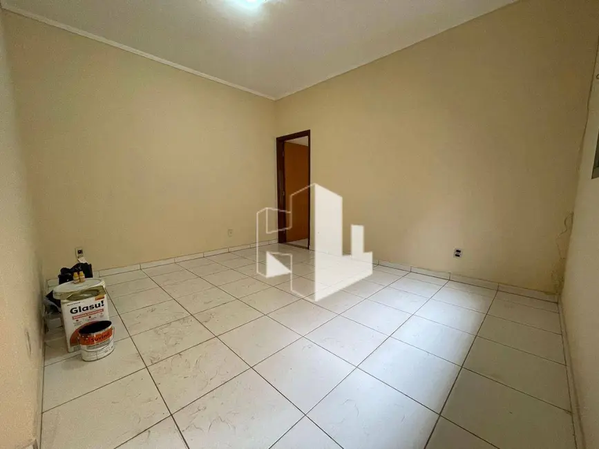 Foto 4 de Casa com 3 quartos para alugar, 180m2 em Jardim Dona Emília, Jau - SP