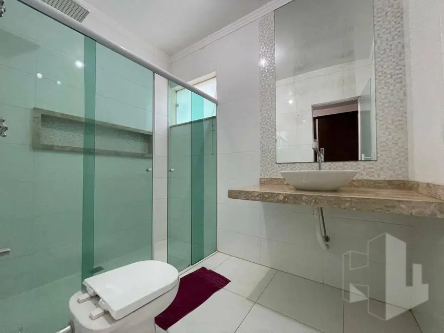 Foto 1 de Casa de Condomínio com 3 quartos à venda e para alugar, 352m2 em Condomínio Flamboyant, Jau - SP