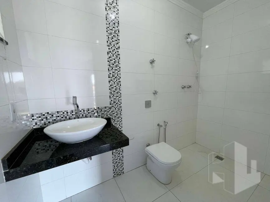 Foto 3 de Casa de Condomínio com 3 quartos para alugar, 352m2 em Condomínio Flamboyant, Jau - SP