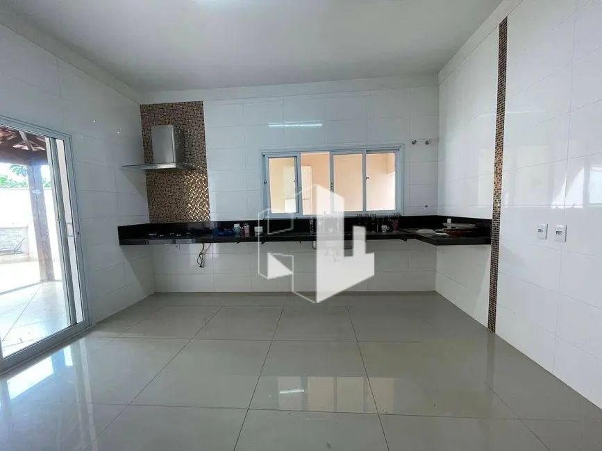Foto 3 de Casa com 3 quartos para alugar, 250m2 em Centro, Jau - SP