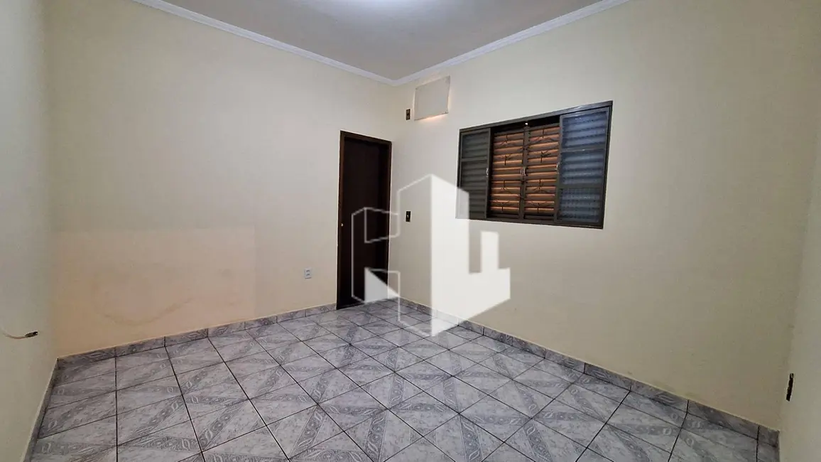 Foto 6 de Casa com 2 quartos para alugar, 125m2 em Jardim Itamarati, Jau - SP