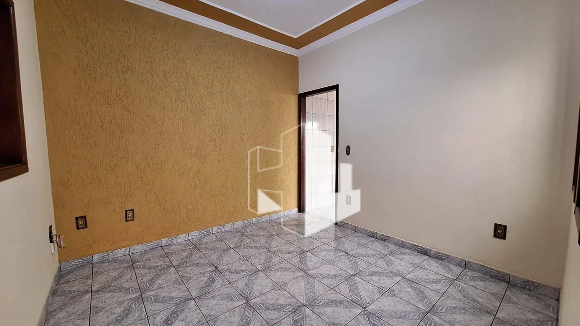 Foto 3 de Casa com 2 quartos para alugar, 125m2 em Jardim Itamarati, Jau - SP