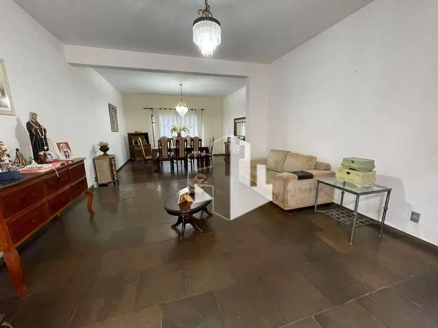 Casa com 3 quartos à venda, 500m2 em Jardim Itamarati, Jau - SP - imagem 6 Foto 6 de Casa com 3 quartos à venda, 500m2 em Jardim Itamarati, Jau - SP