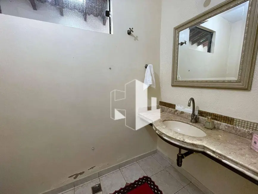 Casa com 3 quartos à venda, 500m2 em Jardim Itamarati, Jau - SP - imagem 4 Foto 4 de Casa com 3 quartos à venda, 500m2 em Jardim Itamarati, Jau - SP