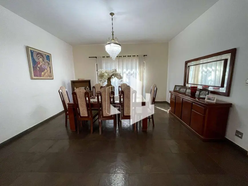 Casa com 3 quartos à venda, 500m2 em Jardim Itamarati, Jau - SP - imagem 7 Foto 7 de Casa com 3 quartos à venda, 500m2 em Jardim Itamarati, Jau - SP