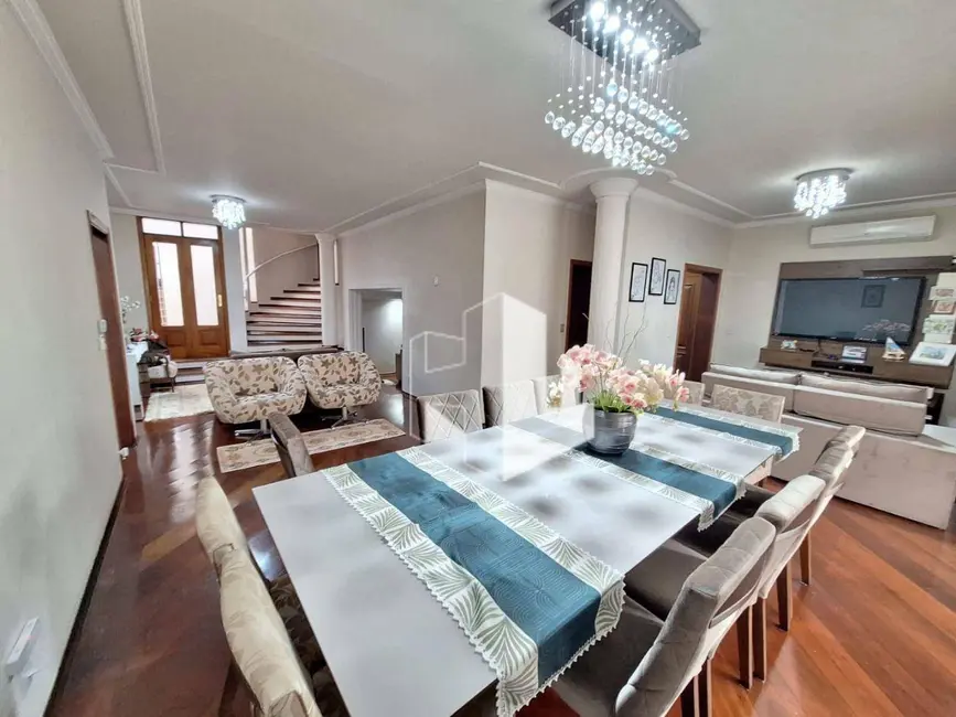 Foto 2 de Casa com 4 quartos à venda, 577m2 em Jardim Alvorada, Jau - SP
