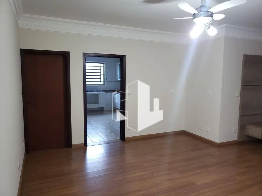 Foto 4 de Casa com 3 quartos à venda e para alugar, 360m2 em Jardim Maria Luiza I, Jau - SP