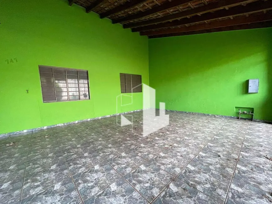 Foto 2 de Casa com 2 quartos para alugar, 250m2 em Jardim Ibirapuera, Jau - SP
