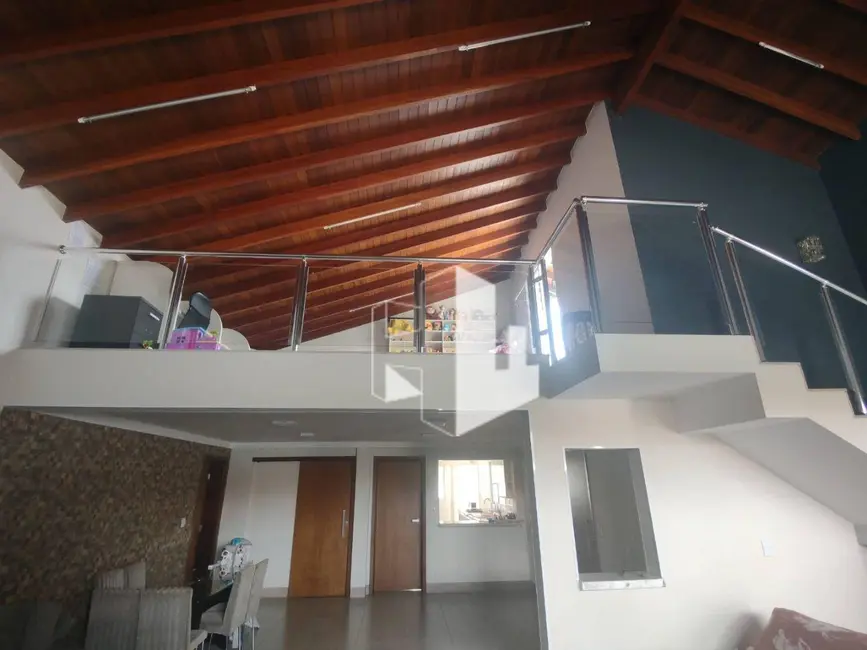 Foto 2 de Casa de Condomínio com 4 quartos à venda, 1000m2 em Jau - SP