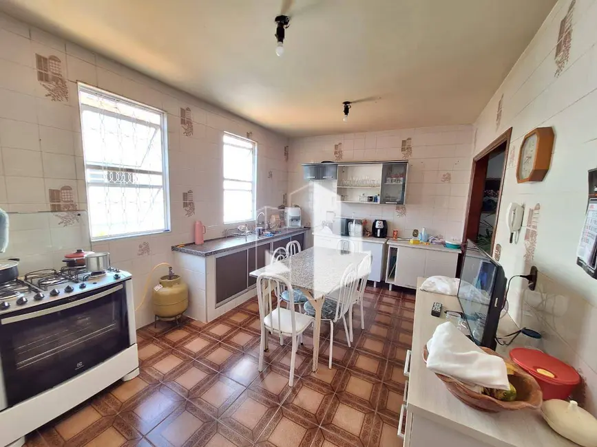 Foto 5 de Casa com 3 quartos à venda, 330m2 em Jardim Maria Luiza II, Jau - SP