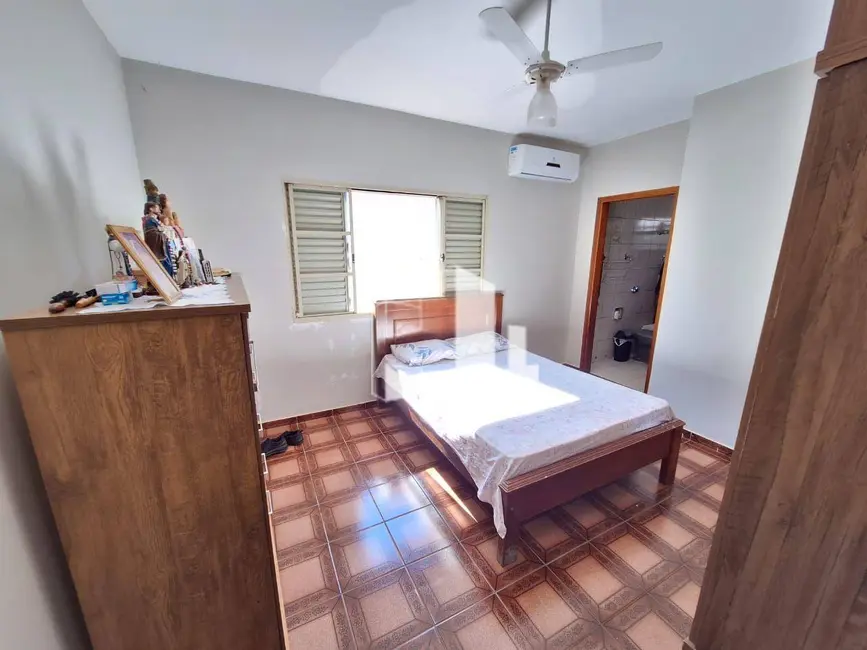 Foto 8 de Casa com 3 quartos à venda, 330m2 em Jardim Maria Luiza II, Jau - SP