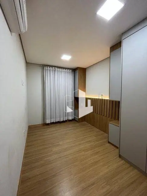 Foto 7 de Apartamento com 3 quartos à venda, 127m2 em Vila Assis, Jau - SP