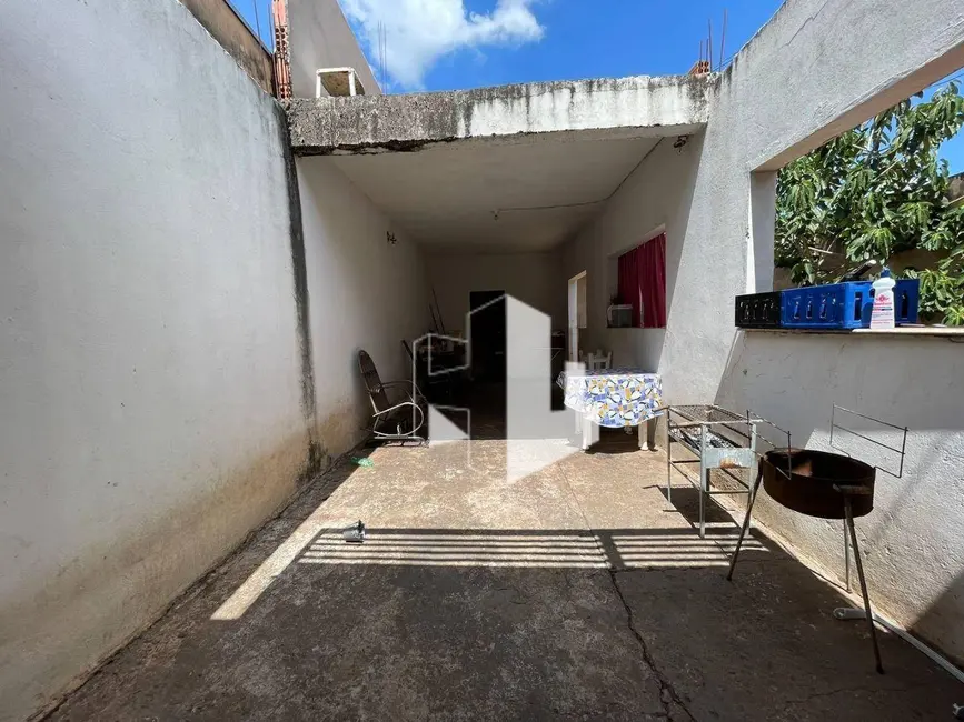Foto 2 de Casa com 4 quartos à venda, 250m2 em Jardim Cila de Lúcio Bauab, Jau - SP
