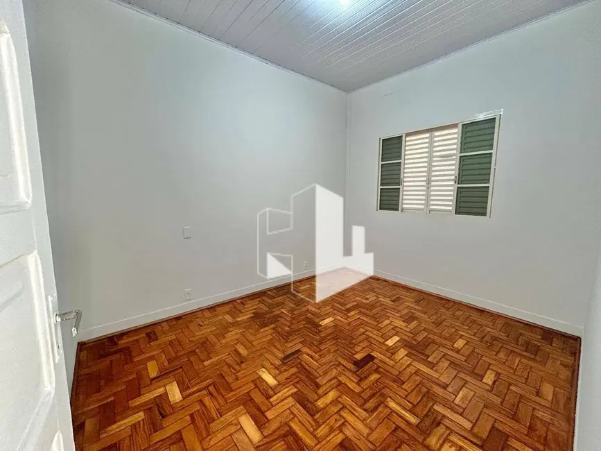 Foto 3 de Casa com 3 quartos para alugar, 180m2 em Chácara Braz Miraglia, Jau - SP