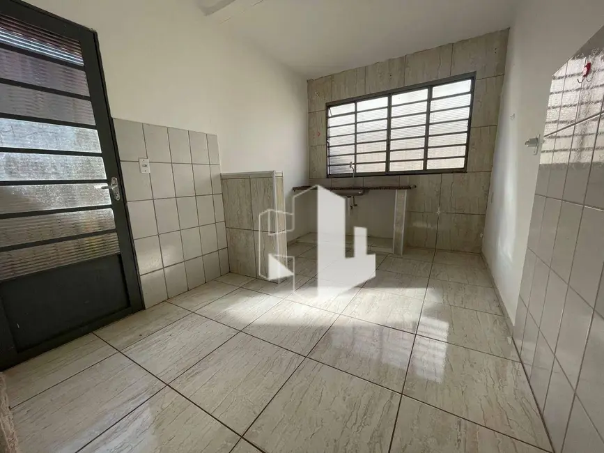 Casa com 2 quartos à venda, 200m2 em Jardim Itatiaia, Jau - SP - imagem 7 Foto 7 de Casa com 2 quartos à venda, 200m2 em Jardim Itatiaia, Jau - SP