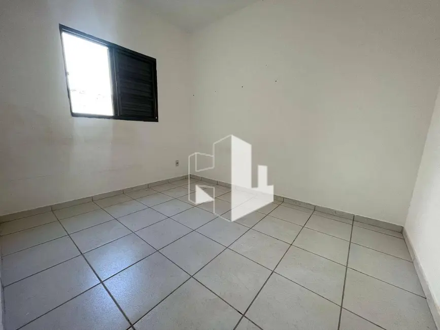 Casa com 2 quartos à venda, 200m2 em Jardim Itatiaia, Jau - SP - imagem 6 Foto 6 de Casa com 2 quartos à venda, 200m2 em Jardim Itatiaia, Jau - SP